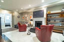 Luxury 4BR 4-Story Chicago Villa Prime Gold Coast