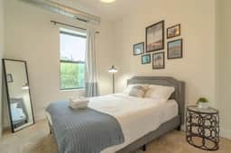 Stylish friendly 3BR Suite | Near McCormick