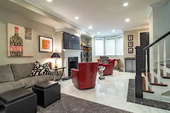 Luxury 4BR 4-Story Chicago Villa Prime Gold Coast