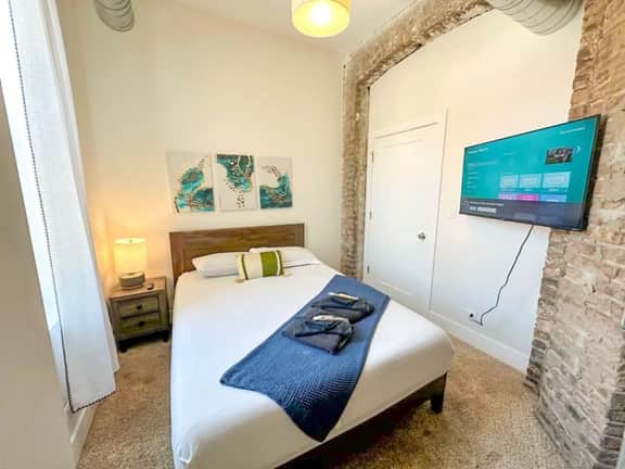 South Loop 3BR Smoke Ok Suite | Near McCormick