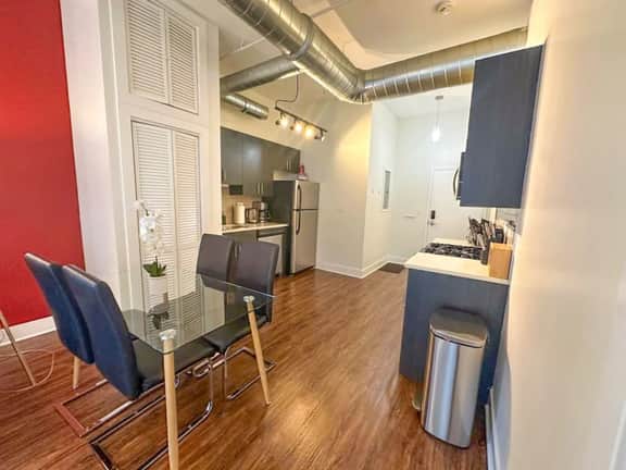 South Loop 3BR Smoke Ok Suite | Near McCormick