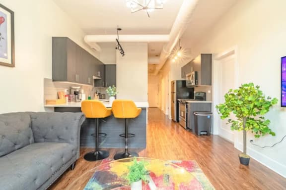 Stylish friendly 3BR Suite | Near McCormick